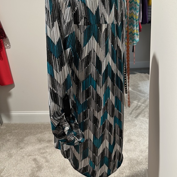 Woman’s Versona dress top - Picture 4 of 8